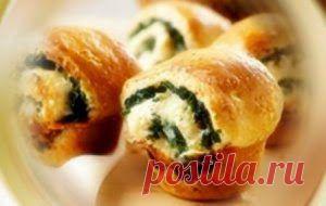 Рулетики с сыром чеддер и шпинатом