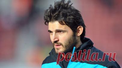 Kurir: бывший полузащитник «Сатурна» Вукчевич арестован на границе Сербии с оружием. Бывший футболист «Сатурна» черногорец Симон Вукчевич был задержан полицией при попытке пересечь границу Сербии. Читать далее