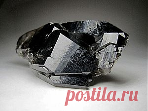 Полудрагоценный камень Морион, фото мориона, какому знаку зодиака подходит морион
