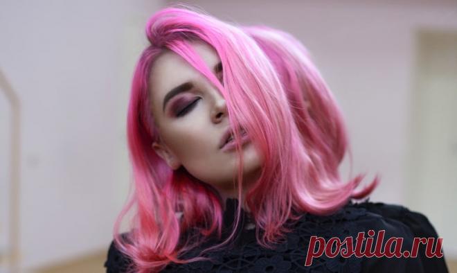 Как ухаживать за волосами в холодное время года? | ВЕСТИ СТИЛЬ Поздней осенью и зимой волосы часто становятся ломкими, сухими, сильно электризуются и теряют блеск. Перепады температур, недостаток влаги и настойчивое преследование статического электричества — только возможные причины, которые приводят к разрушению кутикулы волос. И как вернуть им былой блеск? Предлагаем несколько рекомендаций по уходу за волосами, когда на дворе далеко не май месяц. Береги честь с молоду, а...