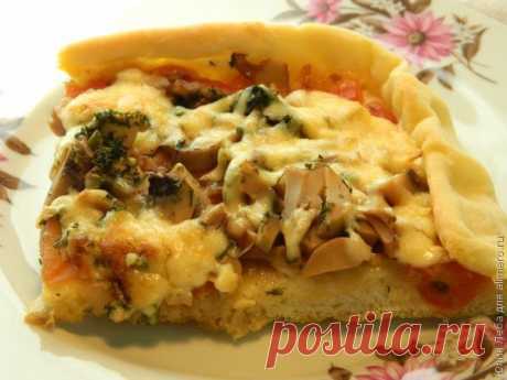 Пицца с маринованными помидорами и шампиньонами / Рецепты с фото