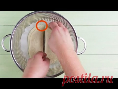 Кладем сырое тесто в сито и готовим. Звучит странно, но результат вас покорит.