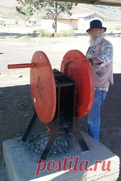 Ручная дробилка