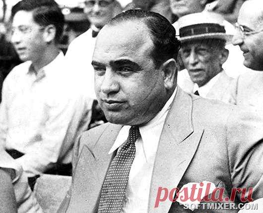 “ВЕЛИКИЙ АЛЬ”: ЖИЗНЬ И СМЕРТЬ АЛЯ КАПОНЕ | Чёрт побери Классический образ американской мафии 1920-1930-х годов с громкими перестрелками и безжалостными наёмными убийцами возник, по сути, благодаря одному человеку. Никто точно не знает, сколько человек было убито по его приказу  , но одно имя Аля Капоне наводило ужас даже на его самых свирепых коллег по «криминальному бизнесу». Самый известный американский гангстер прожил не самую длинную, но очень насыщенную жизнь… Кримина...