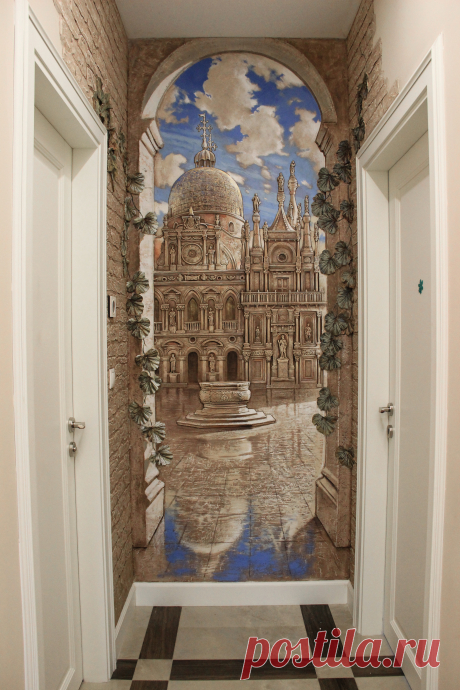 Зачастую, барельефную работу заказывают под впечатлением своих любимых путешествий. В этих работах важно передать не только правильную детализацию, но также сохранить созвучное заказчику виденье и настроение. Как портал в дорогие сердцу воспоминания. На фото панно Венеция, площадь Святого Марка.