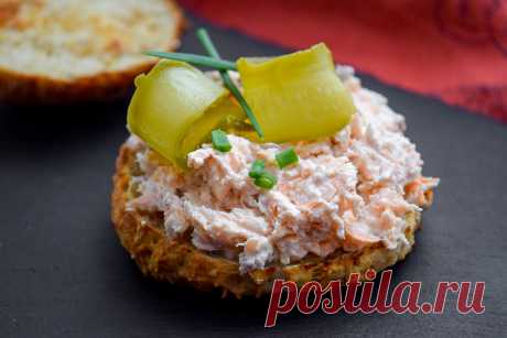 Рийет из семги и креветок в белом вине - СделаемВкусно.ру Со всех сторон рийет чрезвычайно привлекательный продукт. А рийет из семги и креветок в белом вине просто восхитителен! Простой рецепт.