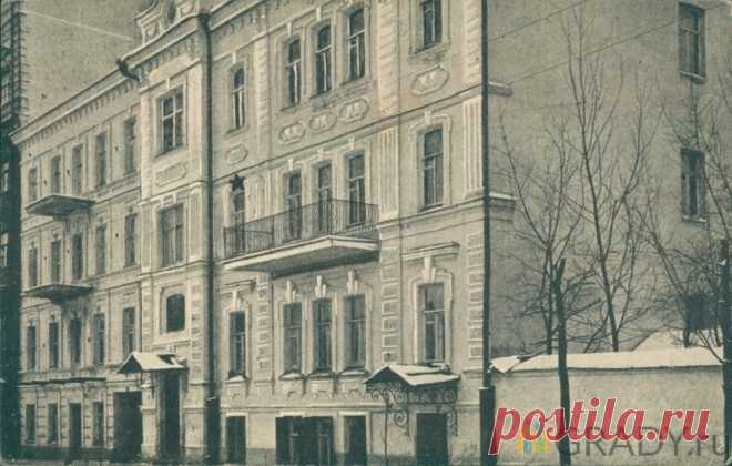 Псков, Россия - Дом на улице Ленина, где в 1900 г. жил В. И. Ленин - г2965 | GRADY.ru
