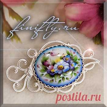 Брошь.
Ростовская финифть (горячая художественная эмаль).
Двойное серебрение.
Описание и цены по https://finifty.ru/catalog/broshi/3-5
Скидка на украшения с финифтью 10% 
при покупке финифти на сумму от 5000 руб.

#нашафинифть #брошь #эмаль #финифть