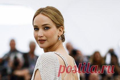 Дженнифер Лоуренс заявила о готовности вернуться в «Голодные игры». Актриса Дженнифер Лоуренс заявила о желании сняться в новой части «Голодных игр». Отвечая на вопрос журналистов о возможном продолжении франшизы, актриса призналась, что будет рада вернуться в проект. Лоуренс подчеркнула, что ей было бы интересно снова поработать в образе главной героини серии Китнисс Эвердин.