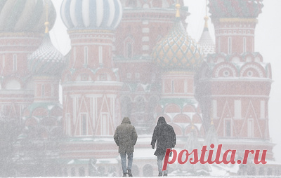 В Москве объявили экстренное предупреждение 15 и 16 ноября из-за ветра и снега. В Гидрометцентре РФ сообщили, что резкое изменение погодных условий связано с прохождением через Европейскую Россию с северо-запада на юго-восток холодного атмосферного фронта