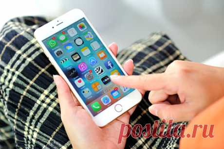 Раскрыта судьба популярного iPhone. Компания Apple отказалась признавать устаревшим популярный iPhone 2014 года выпуска. Apple официально признала устаревшим iPhone 6 Plus. В компании объяснили, что это связано с тем, что телефон ушел с продаж пять или более лет назад. Выпущенный в 2014 году iPhone 6 в список устаревших гаджетов не попал.