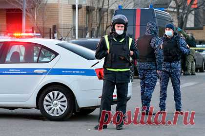 ФСБ предотвратила теракт в Карачаево-Черкесии. Сотрудники ФСБ предотвратили теракт в Карачаево-Черкесии. Диверсию против сотрудников правоохранительных органов готовил местный житель 2001 года рождения по указанию эмиссаров запрещенной в России международной террористической организации «Исламское государство». Он задержан. Возбуждено дело.