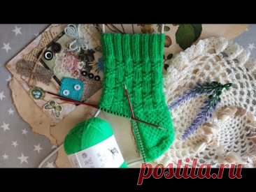 Вяжем лицевыми и изнаночными, а получаются ажурные носочки / схема в видео / вязание для начинающих.