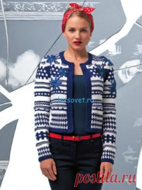 Вязание женского жакета схема и описание - Хитсовет Вязание женского жакета схема и описание. Вам потребуется: пряжа LANG YARNS COTONE (хлопок/полиакрил) по 300/400 г = 6/8 мотков белого 766.0001 и синего 766.0035. Пряжа LANG YARNS SOL DEGRADE (100% хлопок) 100 г = 1 моток синего 783.0035. LANG YARNS, спицы № 5; круговые спицы № 5. Игла для шерсти.