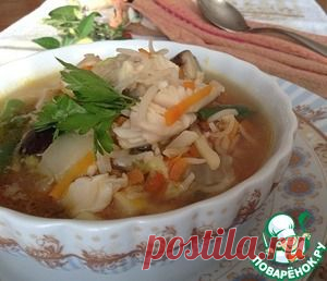 Рыбный суп из трески с пекинской капустой и рисом.