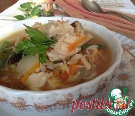 Рыбный суп из трески с пекинской капустой и рисом.
