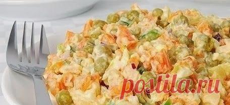 Салат из куриного мяса с морковью и зеленым горошком  

250 г отварного куриного мяса,
100 г консервированного зеленого горошка,
100 г отварной моркови,
3-4 ст.л.натурал.йогурта,
соль.

Куриное мясо и морковь нарезать кубиками. Добавить зеленый горошек, посолить и заправить натурал. йогуртом