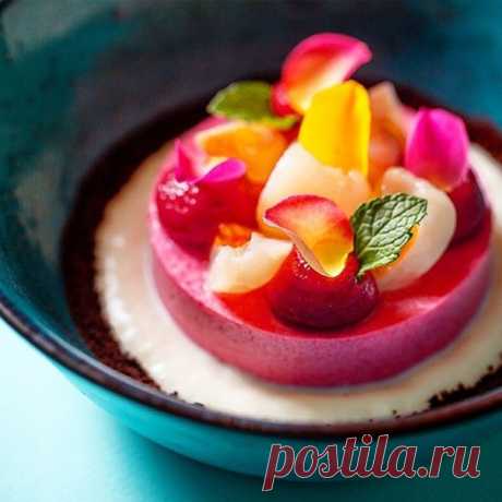 Рецепт из меню ресторана Wine&Crab братьев Березуцких

Мусс и гель из ревеня/ Крем из кефира/ Личи

От шеф-кондитера Wine&Crab  Гига Джобава (И-м: gigadzhobava)