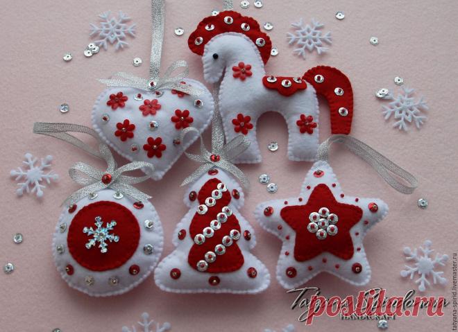 Новогодние игрушки из фетра – заказать на Ярмарке Мастеров – ARW47RU | Елочные игрушки, Абан