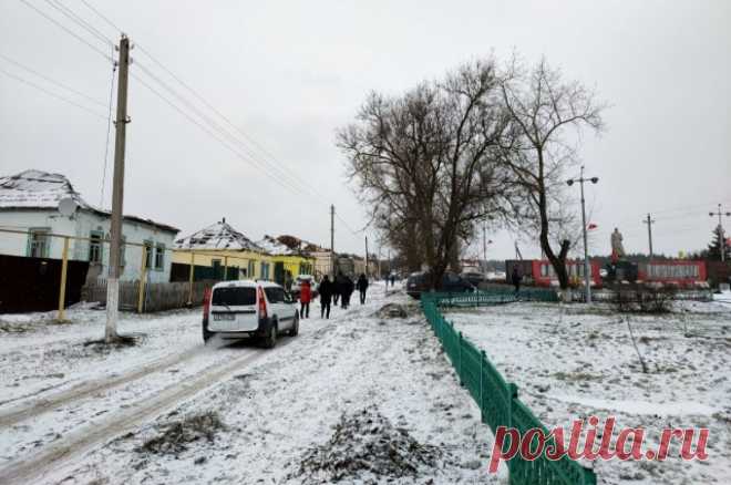 Четыре человека пострадали при сходе боеприпаса в воронежской Петропавловке. Местные жители обращаются в ФАП за помощью психолога.