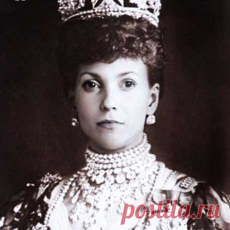 I'm in the image of women in history

#Image
#LadyStory
#Ladyimage
#Lady. #Refaceapp #reface
#History #Historyoffashion 
#Fashion #Historystyle #FashionHistory 
#Vintage #Vintagehistory 
#Style #Kingdom 
#Queen #Royal  #Kingdomroyal
#MeghanMarkle
#CatherineMiddleton
#PrincessBeatrice
#PrincessEugenie
#romanovfamily
#Romanovs 
#Countess
#Duchess
#DuchessCatherine
#CountessCatherine
#DuchessofCambridge
#DuchessCatherineofCambridge
