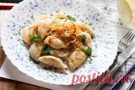 ​Жареные вареники с картошкой Вкуснее вареников с картошечкой могут быть только жареные вареники с картошечкой! Забирай рецепт и готовь!Ингредиенты:Тесто:Мука &mdash; 500 гСоль &mdash; 3 гЯйца куриные &mdash; 1 шт.Вода &mdash; 150 млНачинка:Картофель &mdash; 600 гСыр &mdash; 100 гЛук репчатый &mdash; 50 гМасло...