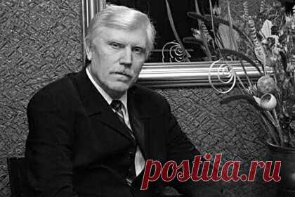 Названа причина смерти заслуженного артиста России Рудакова. Сын заслуженного артиста России Анатолия Рудакова назвал причину смерти актера. Сын актера рассказал, что Рудаков скончался от остановки сердца. При этом ранее коллега артиста по работе на киностудии «Ленфильм» Ирина Тарасова заявила, что он скончался от последствий коронавируса.