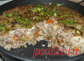 ТОП-5 БЫСТРЫХ И ВКУСНЫХ ЗАПЕКАНОК 🌿
1. Запеканка из рыбы и грибов
ИНГРЕДИЕНТЫ: ● бескостная рыба, 650 гр. (у меня морской язык); ● шампиньоны, 300 гр. (в идеале конечно лучше взять лесные грибы); ● 1 крупная луковица; ● 1 куриное яйцо (у меня было очень крупное, небольших можно взять пару); ● сметана, 1 стакан; ● сливочное масло, 2 ст. л.; ● твёрдый сыр, 150 гр; ● мука, 4 ст. л. (без верха); ● соль, перец, по вкусу; ● по желанию 1/2 грибного бульонного кубика.
ПРИГОТОВЛЕНИЕ: Грибы очис