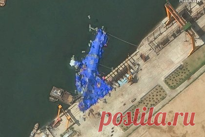 Северная Корея подняла перевернувшийся эсминец