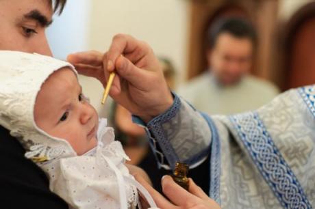 Что происходит во время Таинства Миропомазания