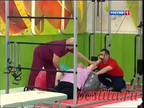 «Вдовий горб» («холка на шее») и как от этого избавиться. Видео