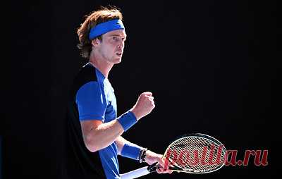 Андрей Рублев вышел в четвертьфинал Australian Open. Россиянин в игре четвертого круга в пяти сетах обыграл датчанина Хольгера Руне