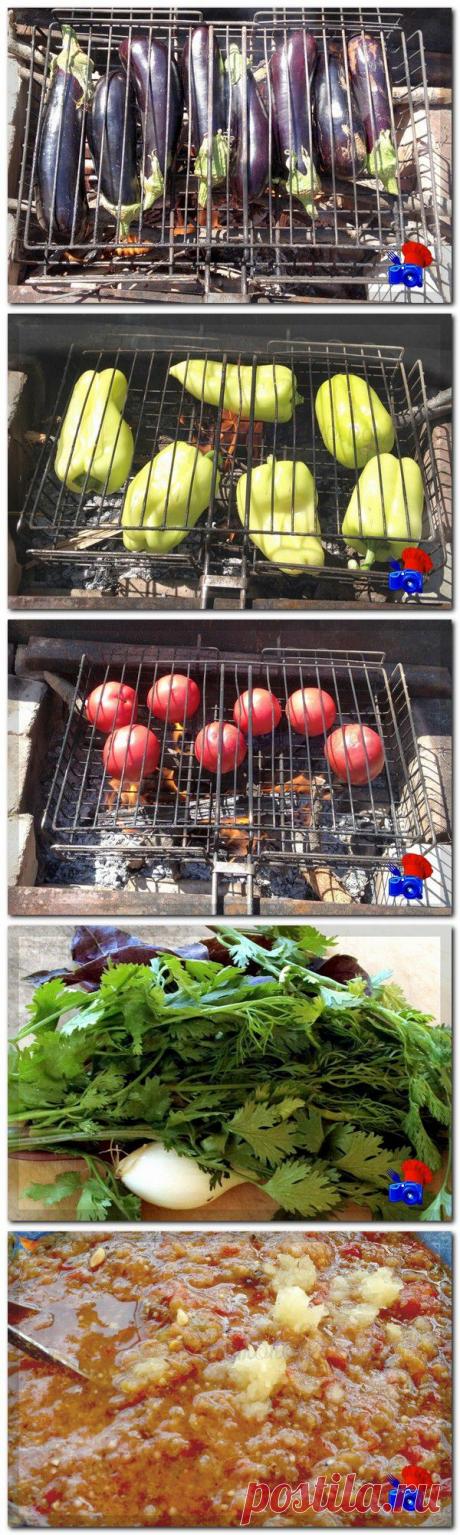 Лето на дворе, и многие в выходные дни выезжают отдохнуть на природу. Пожалуй, одно из самых распространенных летних блюд выходного дня - это шашлыки. Вот и мы на прошедших выходных выезжали на шашлык. Я хочу поделиться с Вами рецептом закуски к шашлыку. Готовится быстро и самое что интересное, моя закуска к шашлыку - икра из баклажан, готовится на костре в тот момент пока у вас костер прогорает для углей на шашлыки. итак, сохраняем себе рецепт в избранное...