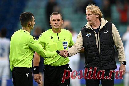 Клуб-аутсайдер РПЛ уволил главного тренера. Футбольный клуб «Сочи» уволил главного тренера Александра Точилина. Решение отстранить специалиста от работы с командой было принято руководством. Исполняющим обязанности главного тренера назначили Дениса Клюева. Черноморский клуб одержал только три победы в 17 матчах РПЛ.