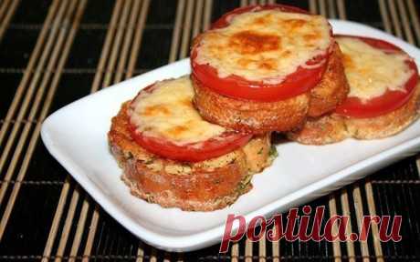 Гренки с помидорами и сыром к завтраку ·