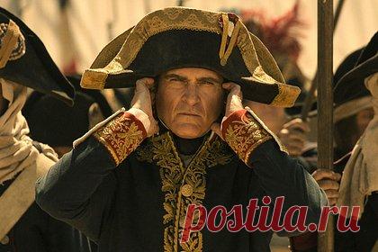 Сын Саркози назвал фильм «Наполеон» с Хоакином Фениксом катастрофой. Младший сын бывшего президента Франции Николя Саркози Луи назвал исторический фильм «Наполеон» режиссера Ридли Скотта катастрофой. Отмечается, что 26-летний сын бывшего лидера Франции является автором книги под названием «Библиотека Наполеона», в которой исследуется любовь императора к письменному слову.