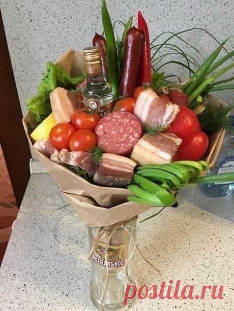 Вот так в наше время надо в гости ходить, а не с тортиком! 😄