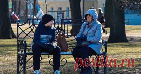 После ЧП в Санкт-Петербурге, когда в квартиру 74-летней женщины начал ломиться грабитель, разнося дверь топором, эксперты рассказали корреспонденту ВФокусе Mail о том, какие меры нужно предпринять, чтобы защитить пожилого родственника от нападения и ...