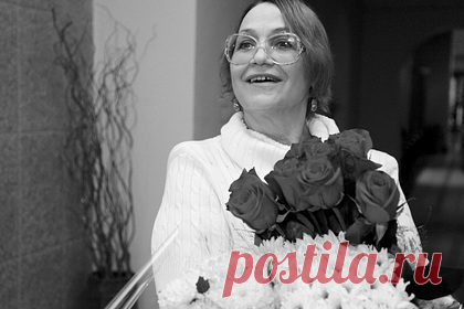Умерла советская и российская актриса Нина Русланова. Российская актриса Нина Русланова скончалась после продолжительной болезни на 76-м году жизни. Как уточнила директор Гильдии актеров кино России Валерия Гущина, она скончалась в воскресенье, 21 ноября. Перед этим звезда десять дней провела в больнице, куда попала с коронавирусом.