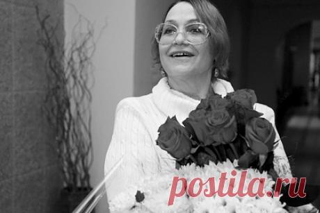 Умерла советская и российская актриса Нина Русланова. Российская актриса Нина Русланова скончалась после продолжительной болезни на 76-м году жизни. Как уточнила директор Гильдии актеров кино России Валерия Гущина, она скончалась в воскресенье, 21 ноября. Перед этим звезда десять дней провела в больнице, куда попала с коронавирусом.