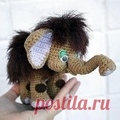 ​Мамонтёнок из пряжи Мамонтёнок из пряжиШерсть сделать можно из искусственного меха.