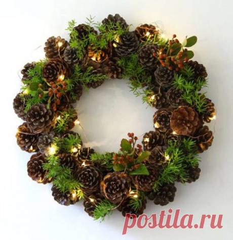 Новогодние поделки из шишек: 55+ идей декора из шишек к Новому году