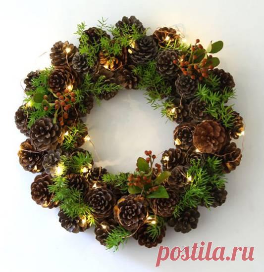 Новогодние поделки из шишек: 55+ идей декора из шишек к Новому году