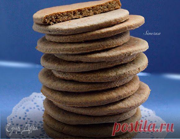 Шведское имбирное печенье. Ингредиенты: корица молотая, имбирь молотый, гвоздика молотая Знаю, что все праздники уже прошли и пора имбирного печенья закончилась. Но кто сказал, что имбирное печенье нельзя испечь просто так, без повода. А потом холодным зимним вечером наслаждаться им с ...