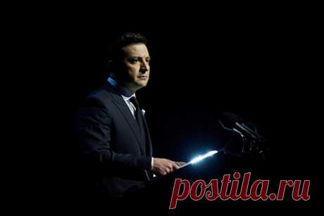 Украина не нашла «крота» в офисе Зеленского. Факта утечки информации из офиса украинского президента Владимира Зеленского не установлено, об этом также не сообщало издание Bellingcat. Об этом заявил представитель президента в Конституционном суде Федор Вениславский. Таким образом, в офисе Зеленского нет никакого «крота», считает он.