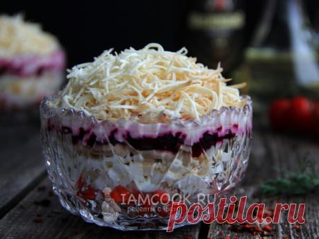 Салат «Карнавал» — рецепт с фото Салат Карнавал получается очень ярким и вкусным. Формируем его слоями в глубоком салатнике. Салат можно приготовить на праздничный стол.