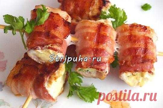 Куриный шашлычок в беконе