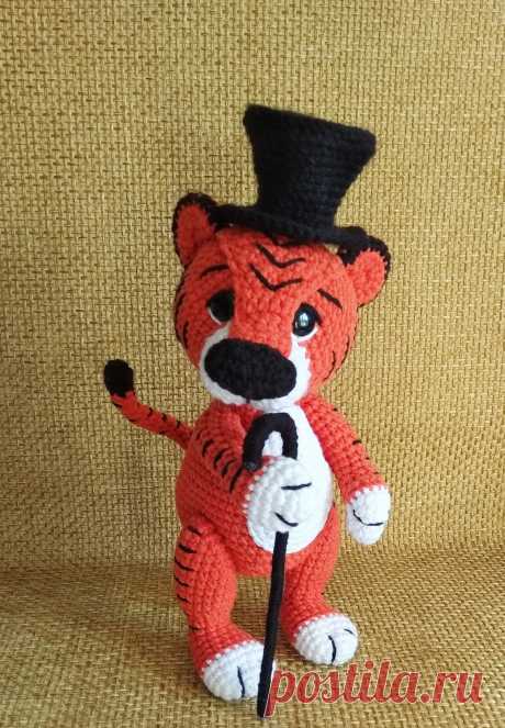 PDF Тигрёнок Мартин крючком. FREE crochet pattern; Аmigurumi animal patterns. Амигуруми схемы и описания на русском. Вязаные игрушки и поделки своими руками #amimore - тигр, тигрёнок, тигрята, котик, кот, котенок.