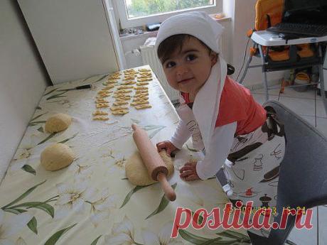 я помогаю маме