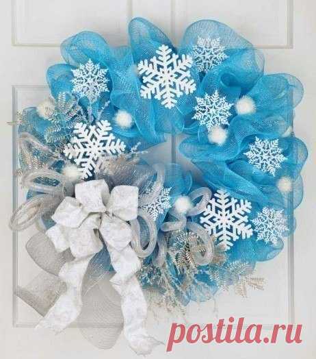 Новогодний венок из снежинок